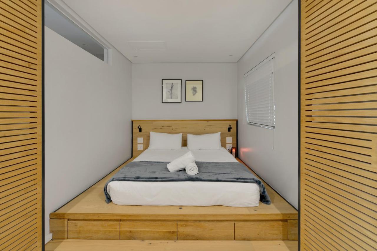Apartment Modern Sea Point Rooftop Pool
